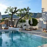 Semesterbostad Maison Des Clementines Vathis